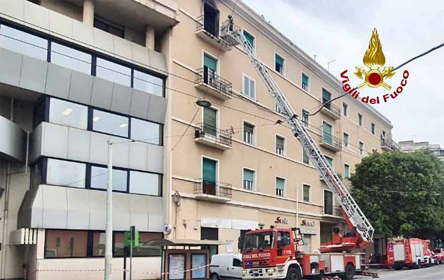 Incendio a Cagliari in una comunità casa famiglia: evacuata la struttura 1 incendio Cagliari casa famiglia