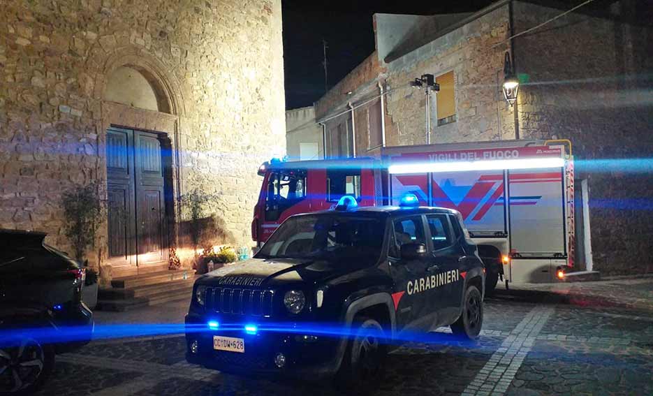 incendio abitazione anziana salvata dai Carabinieri Escalaplano