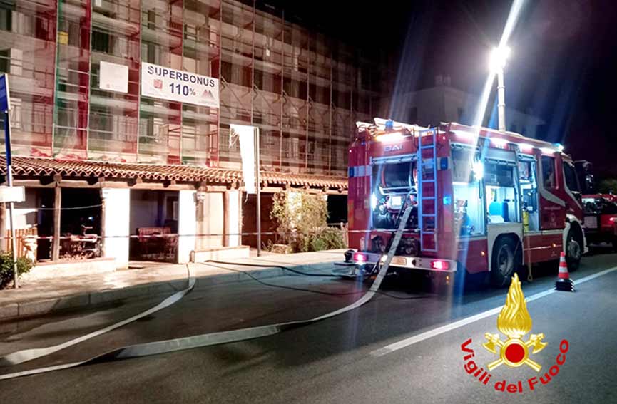 Incendio bar Arzachena viale Costa smeralda