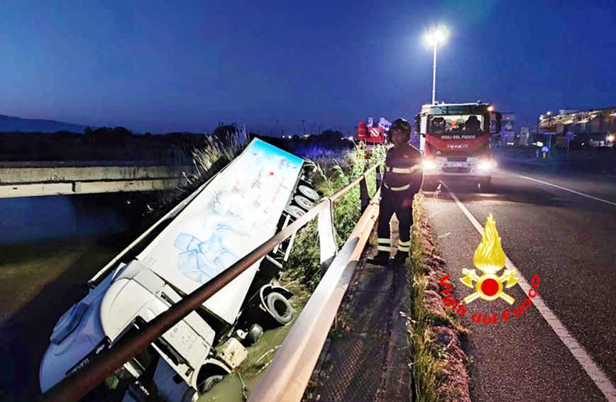 Incidente Oristano tir fuori strada