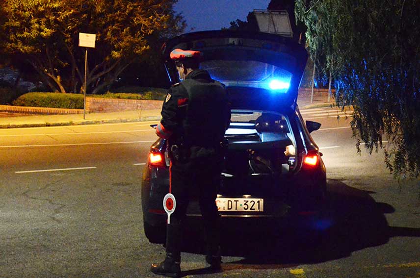 Posto di blocco notturno Carabinieri