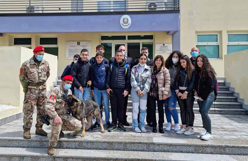 Studenti Compagnia Carabinieri Bono