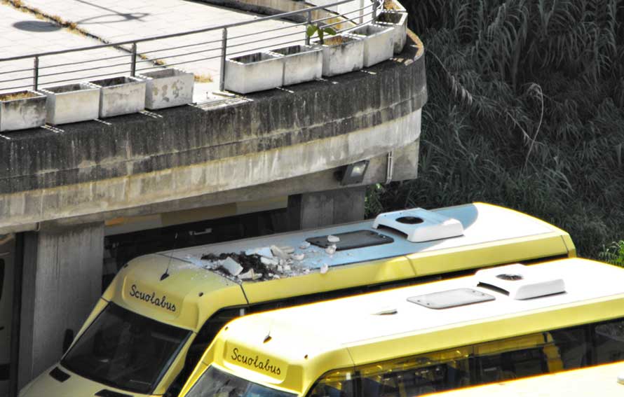 Atto vandalico scuolabus Ozieri