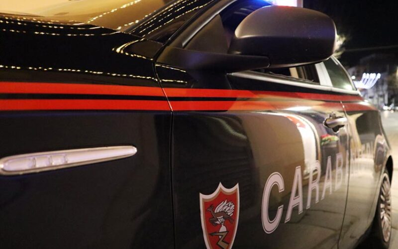 Carabinieri auto notte