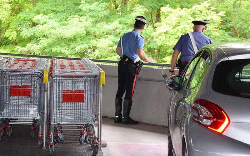 Carabinieri supermercato