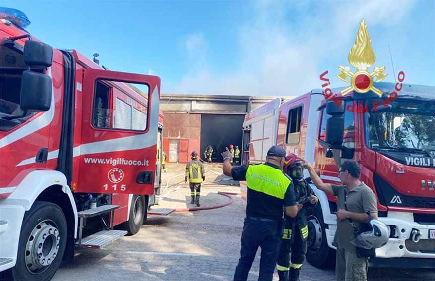 Incendio capannone Arzachena