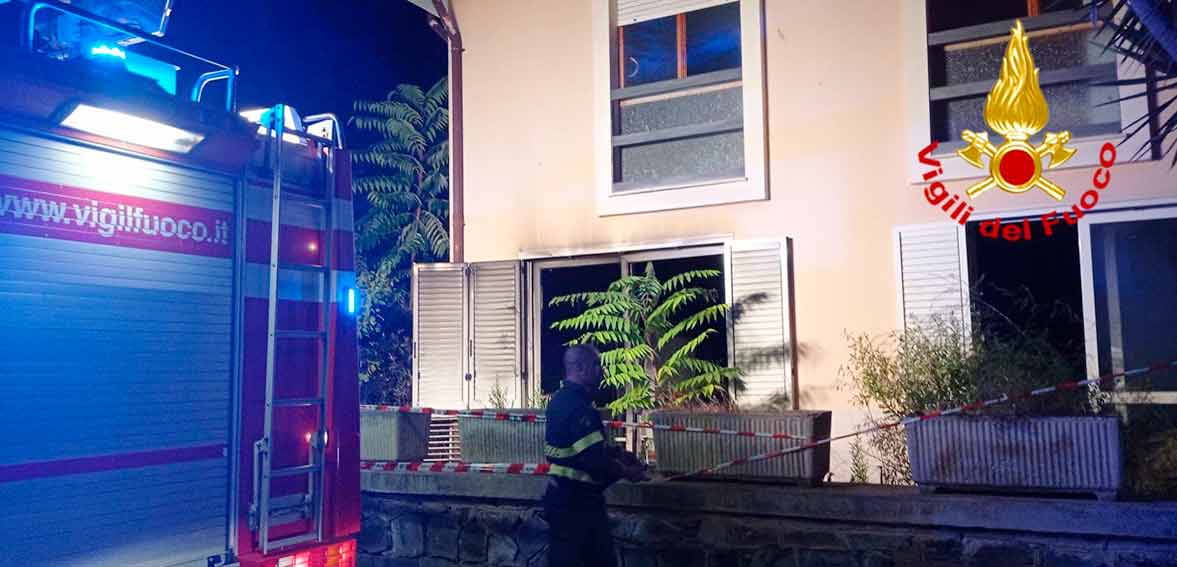 Ostelllo comunale Bosa marina incendio