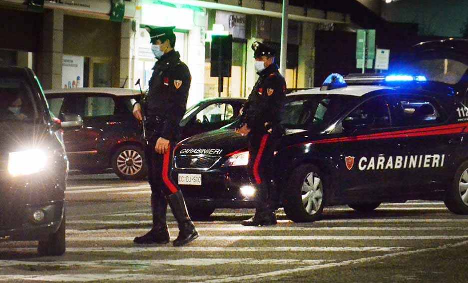 Carabinieri Cagliari posto di blocco