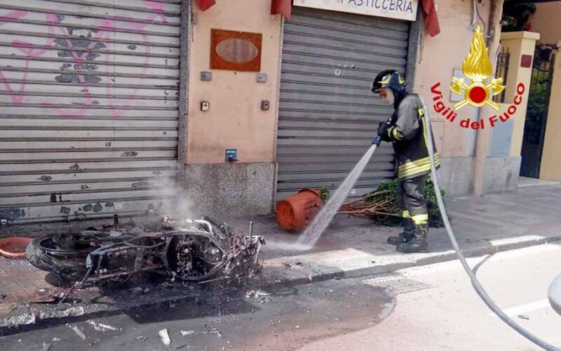 Incidente Cagliari moto incendiata
