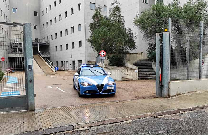 Sassari, rissa in piazza d'Italia: Daspo urbano per 3 giovani 1 Polizia Stato Sassari