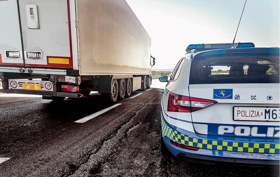 Controlli mezzi pesanti Polizia stradale