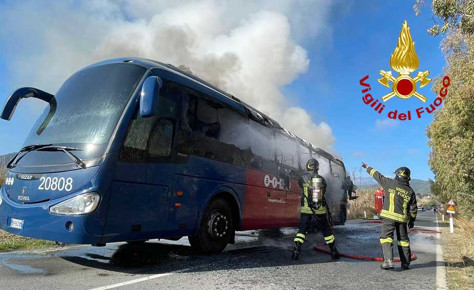 Incendio autobus sp 56 Lotzorai Talana
