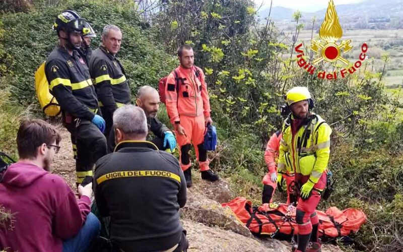 Incidente Posada cade parete castello della fava