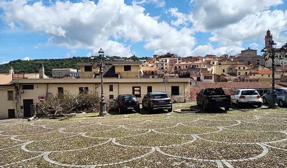 Piazza San francesco dopo taglio