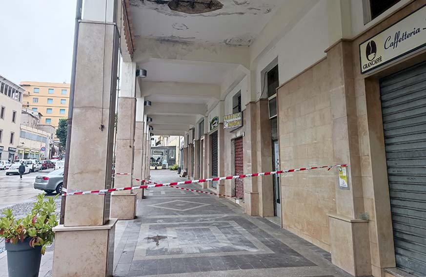 Ozieri. Messa in sicurezza dei portici, il Comune continua il confronto con i proprietari 1 Portici piazza Garibaldi 2