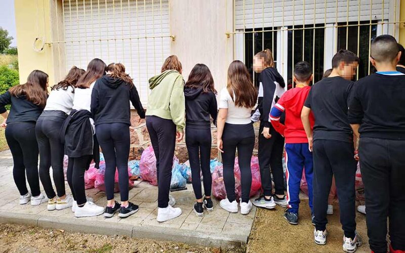 Ozieri ragazzi scuola media pulizia ambiente