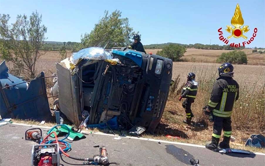 Camion si ribalta tra Ussaramanna e Lunamatrona, conducente al Brotzu con l'elisoccorso 1 Incidente Sp 46 lunamatrona Ussaramanna