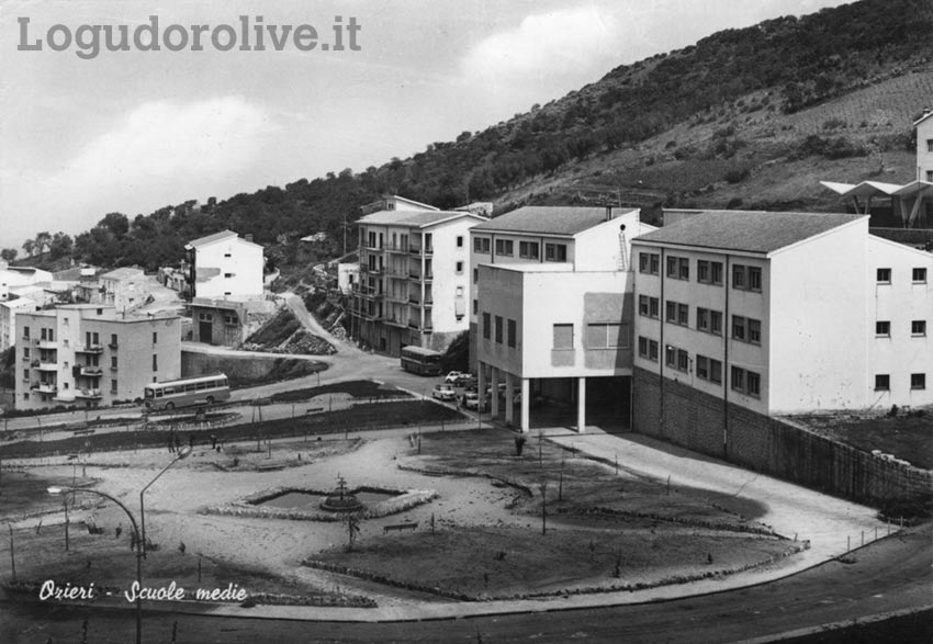 Piazza Grazia Deledda anni 60