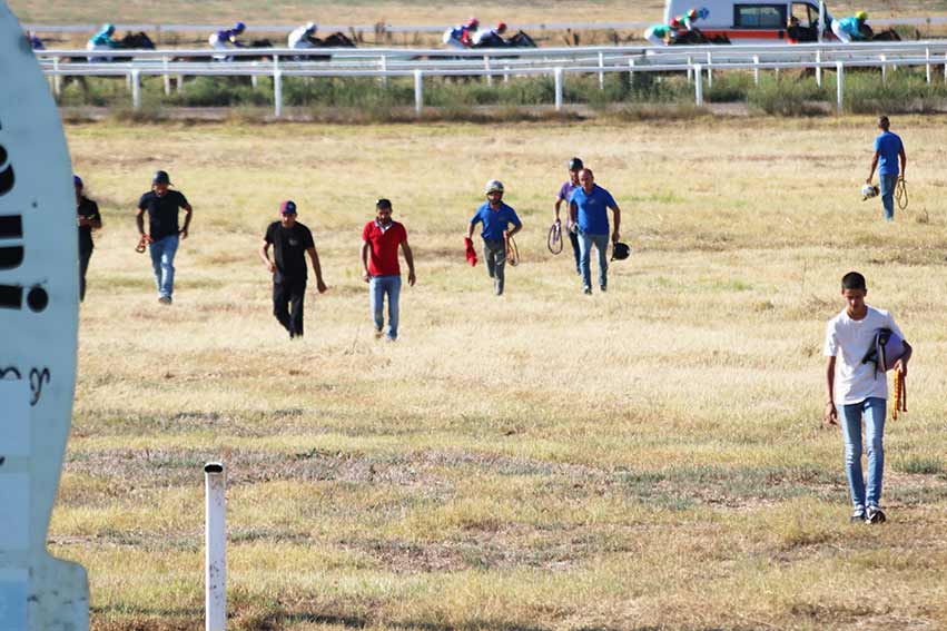 Ippodromo di Chilivani i Portatori in pista