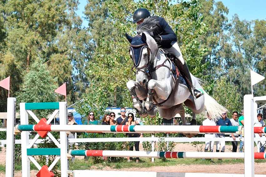 Salto ostacoli Chilivani Meloni su Vadir