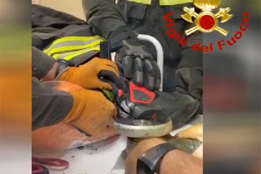 Rimozione stivale Vigili del Fuoco di Ozieri Pronto Soccorso