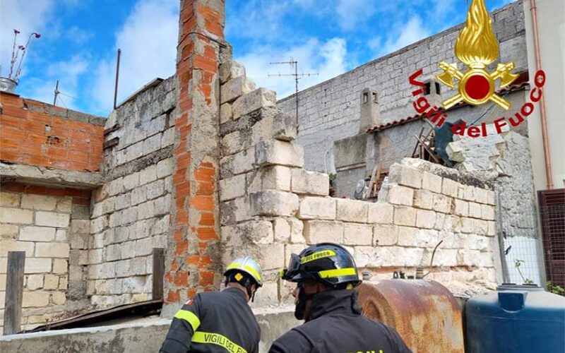 crollo scala a Ossi