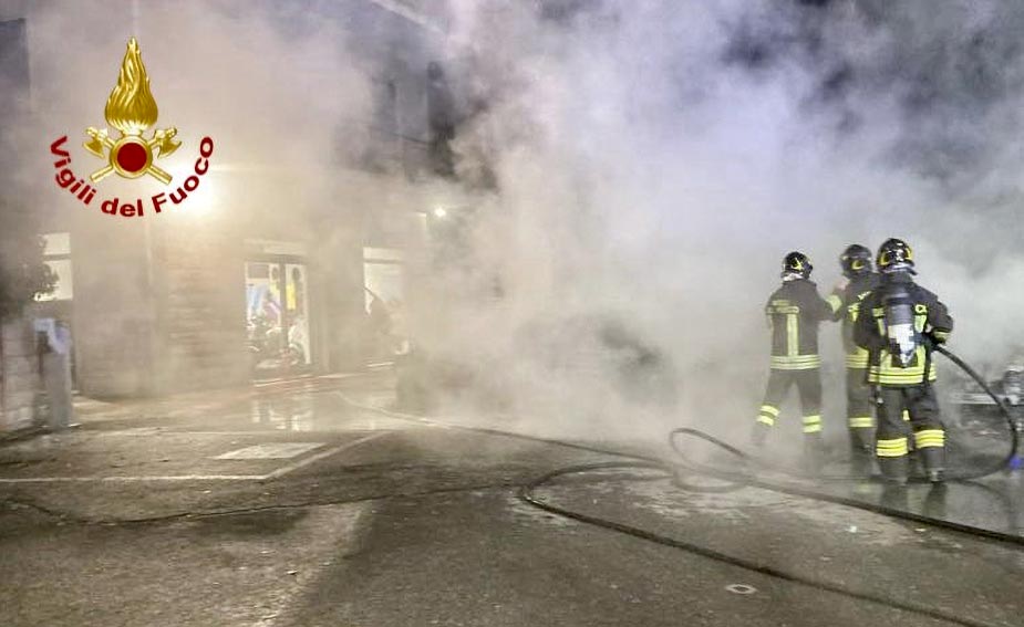 Attentato incendiario concessionaria Bosa