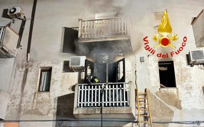 Incendio appartamento Sassari via Magellano