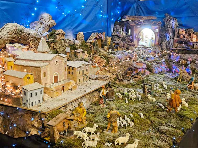 Presepe Chiesa San Gavino Monti