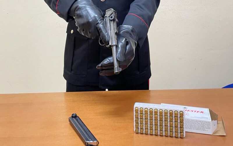 Pistola da guerra arrestato 53enne a Torpe