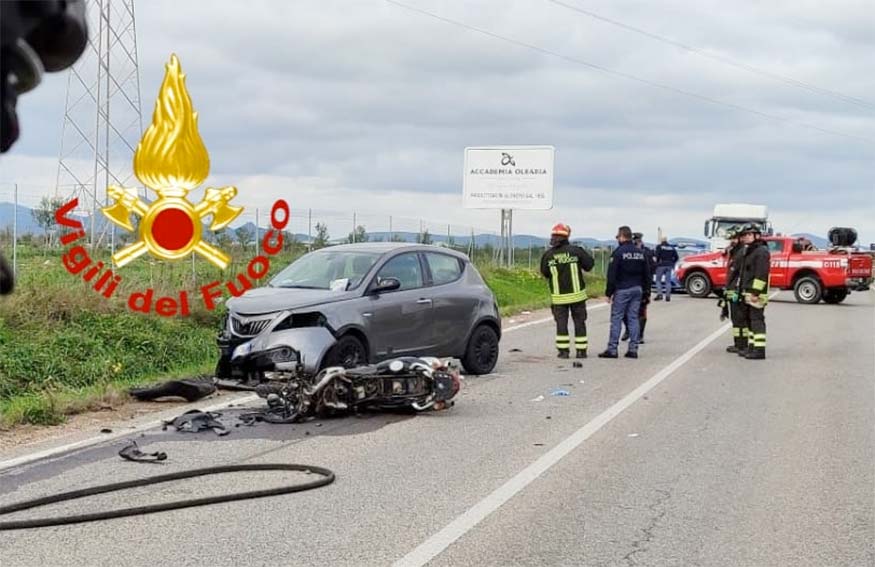 Incidente auto moto Alghero sp 42