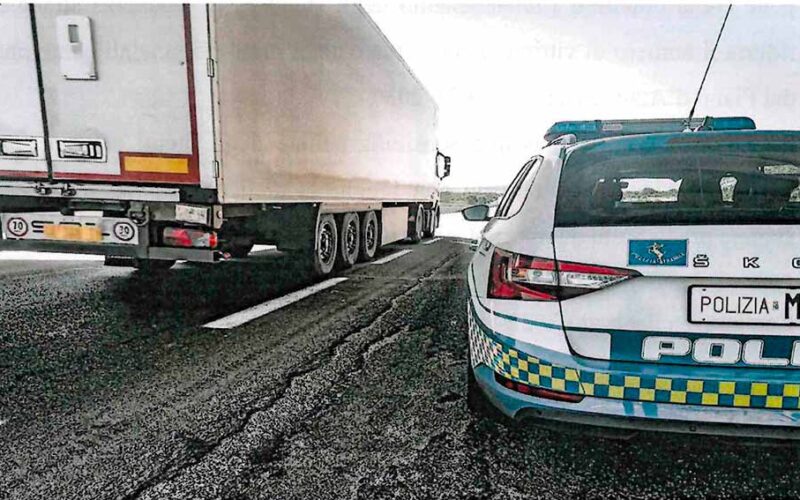 Polizia Stradale mezzi pesanti