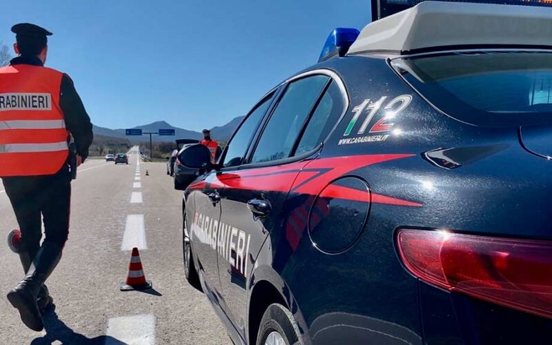 Carabinieri posto di blocco