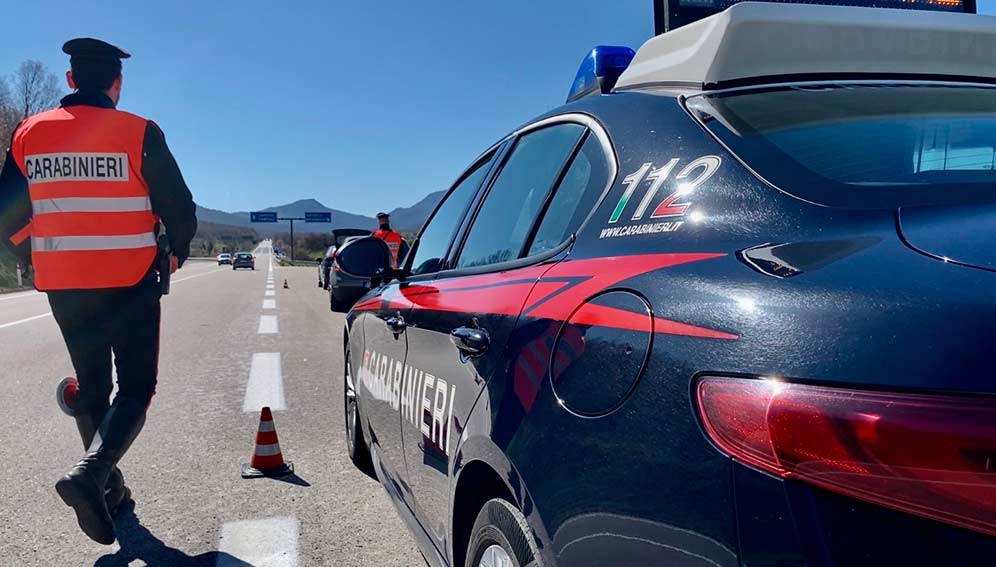 Carabinieri posto di blocco