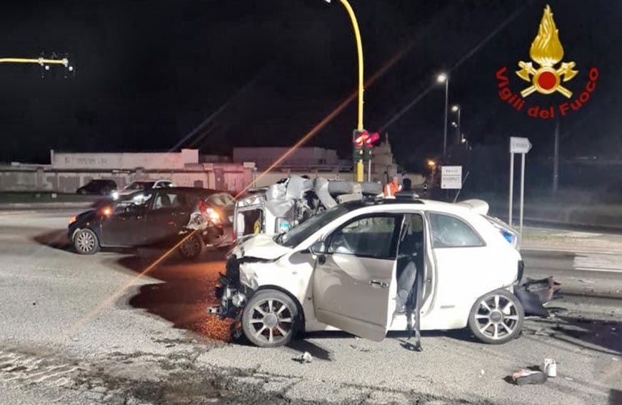Monserrato. Schianto tra 4 auto sulla 554, un ferito grave 1 Incidente Monserrato SS554