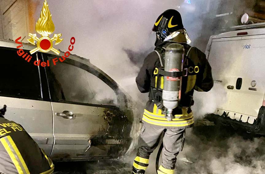 Incendio auto a Siniscola