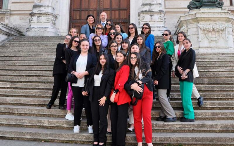 Ozieri studentesse visita al parlamento