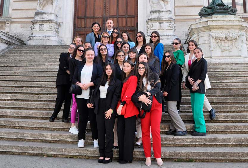 Ozieri studentesse visita al parlamento