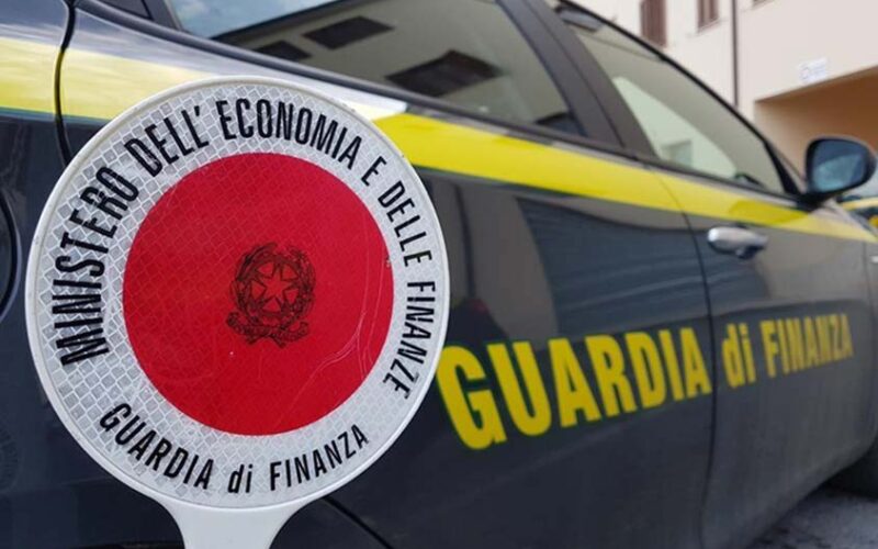 Auto Guardia di Finanza