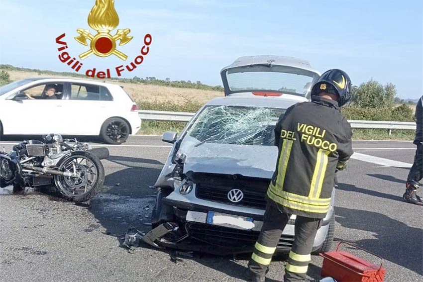Posada. Scontro fatale auto-moto sulla SS 125, muore turista francese di 54 anni 1 Incidente Posada