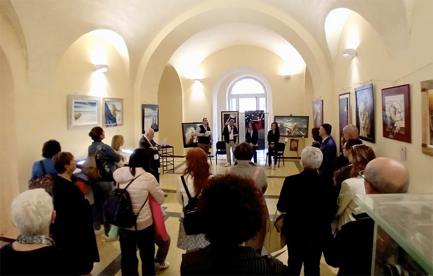 Sassari, chiude domani la mostra di pittura delle sorelle Squintu “Tracce di luce e parole” 2 Mostra Squintu Sassari