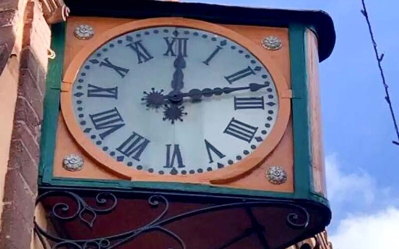 Orologio chiesa del Rosario Bosa