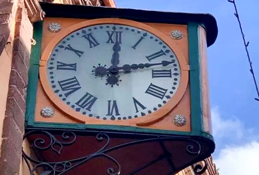 Bosa, l’orologio della chiesa del Rosario tornerà a battere le ore dopo anni di silenzio 1 Orologio chiesa del Rosario Bosa