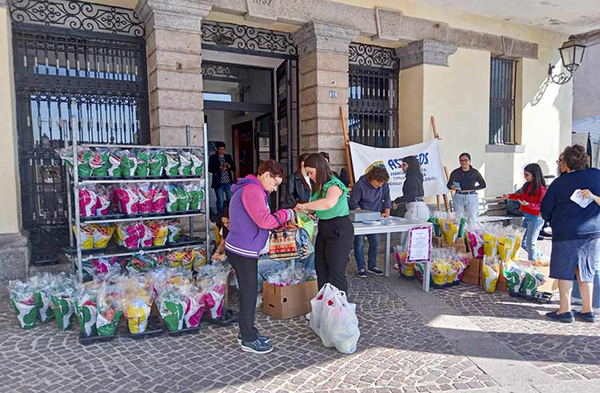 “Una begonia per Astafos”, a Pattada torna la raccolta solidale promossa da Elisa Demela con la famiglia 1 Una begonia per Astafos Pattada