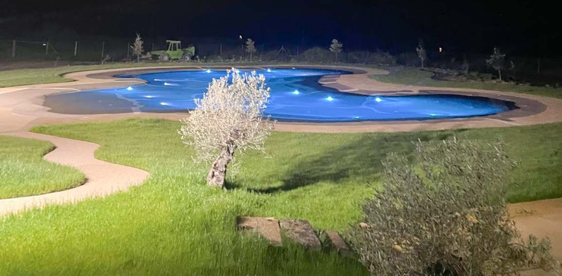 Piscina comunale di Tula, nella prima settimana registrati quasi 400 ingressi 1 Piscina Tula in Notturna