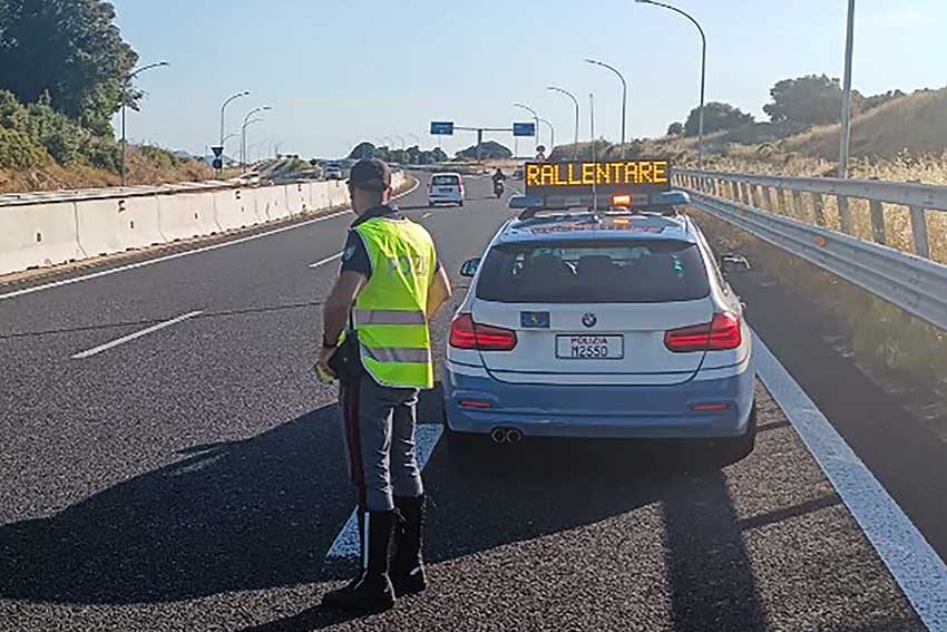 Auto contromano sulla Sassari-Olbia: la Polizia Stradale evita due potenziali tragedie 1 Polizia Stradale Ss729