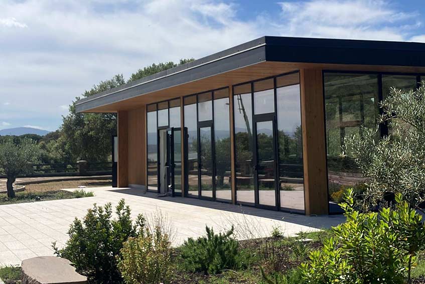 Tula, apre il “Riva Coghinas – Bar & Camper area”: natura, relax e sport sul lago 1 Riva Coghinas Bar Camper area
