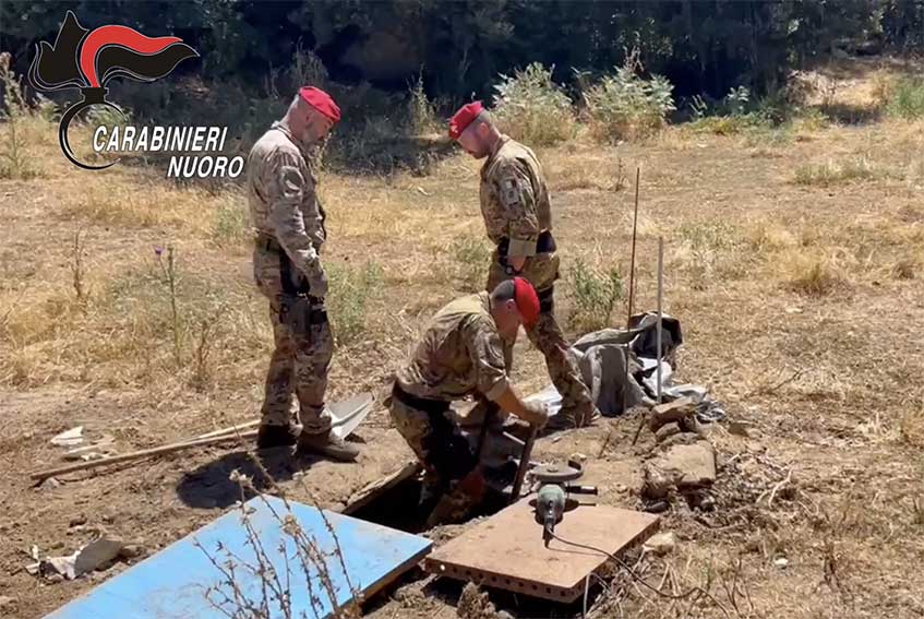 Gavoi, scoperta dai Carabinieri piantagione di marijuana in un bunker sotterraneo 1 Bunker sotterraneo Gavoi
