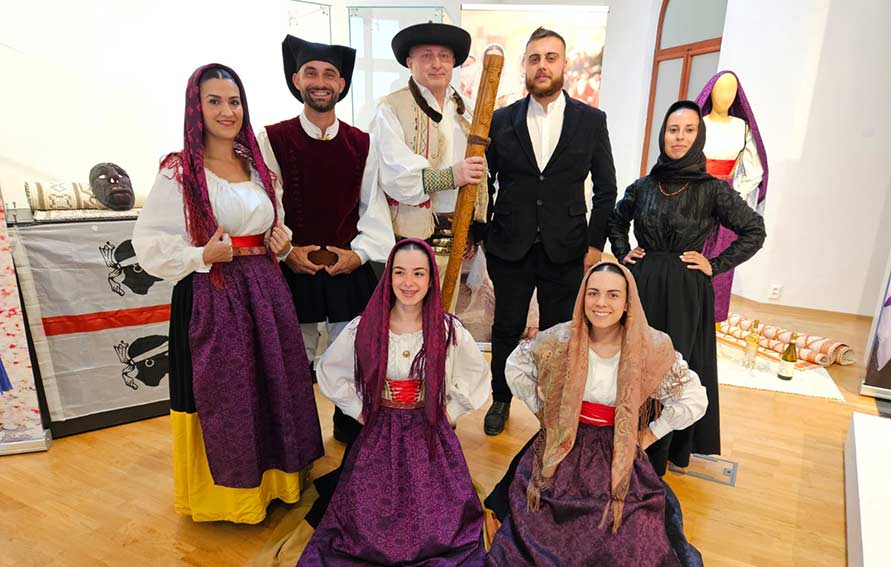 Venerdì a Monti la 30esima edizione del Festival folk internazionale “Ballos de triulas” 1 Gruppo Folk San Paolo Monti