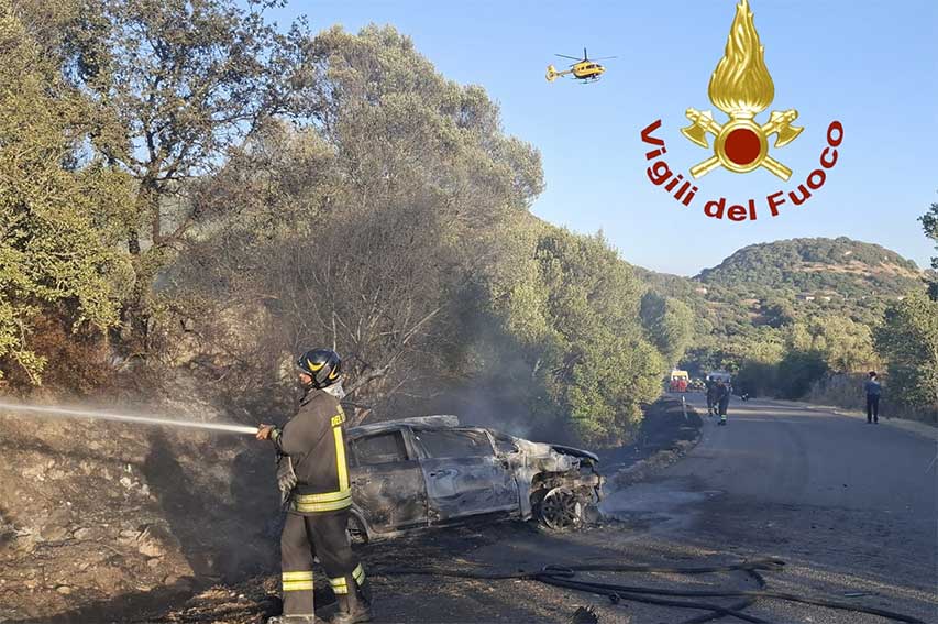 Romana. Auto si ribalta sulla Sp 28 Bis e prende fuoco, ferito il conducente 1 Incidente Romana